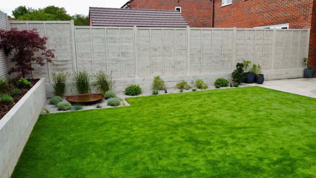 Tiptree, Essex - Light, Bright, Spacious Garden. Corten Steel Water Bowl and Bespoke Slatted